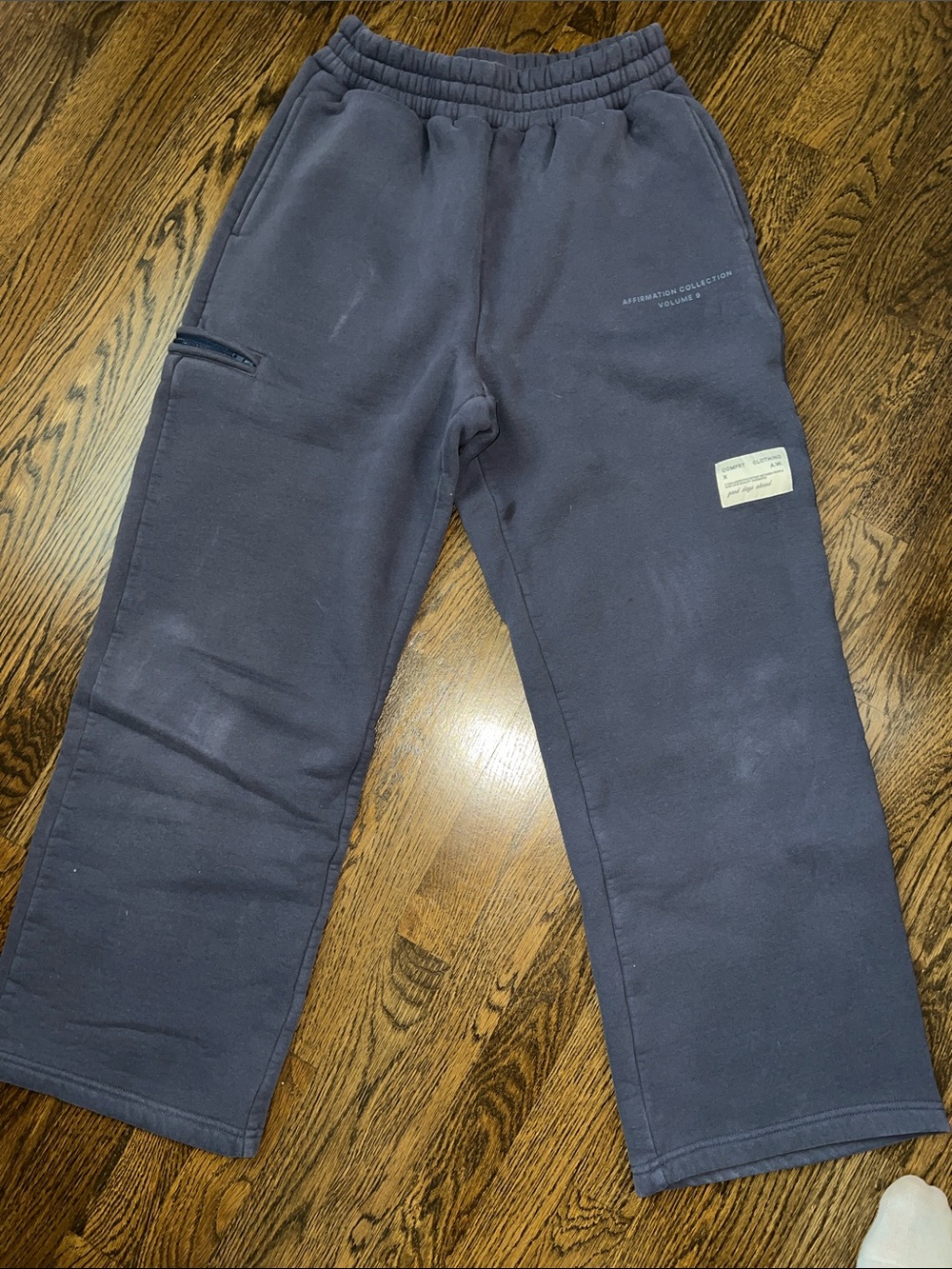 Comfrt affirmation sweatpants -M